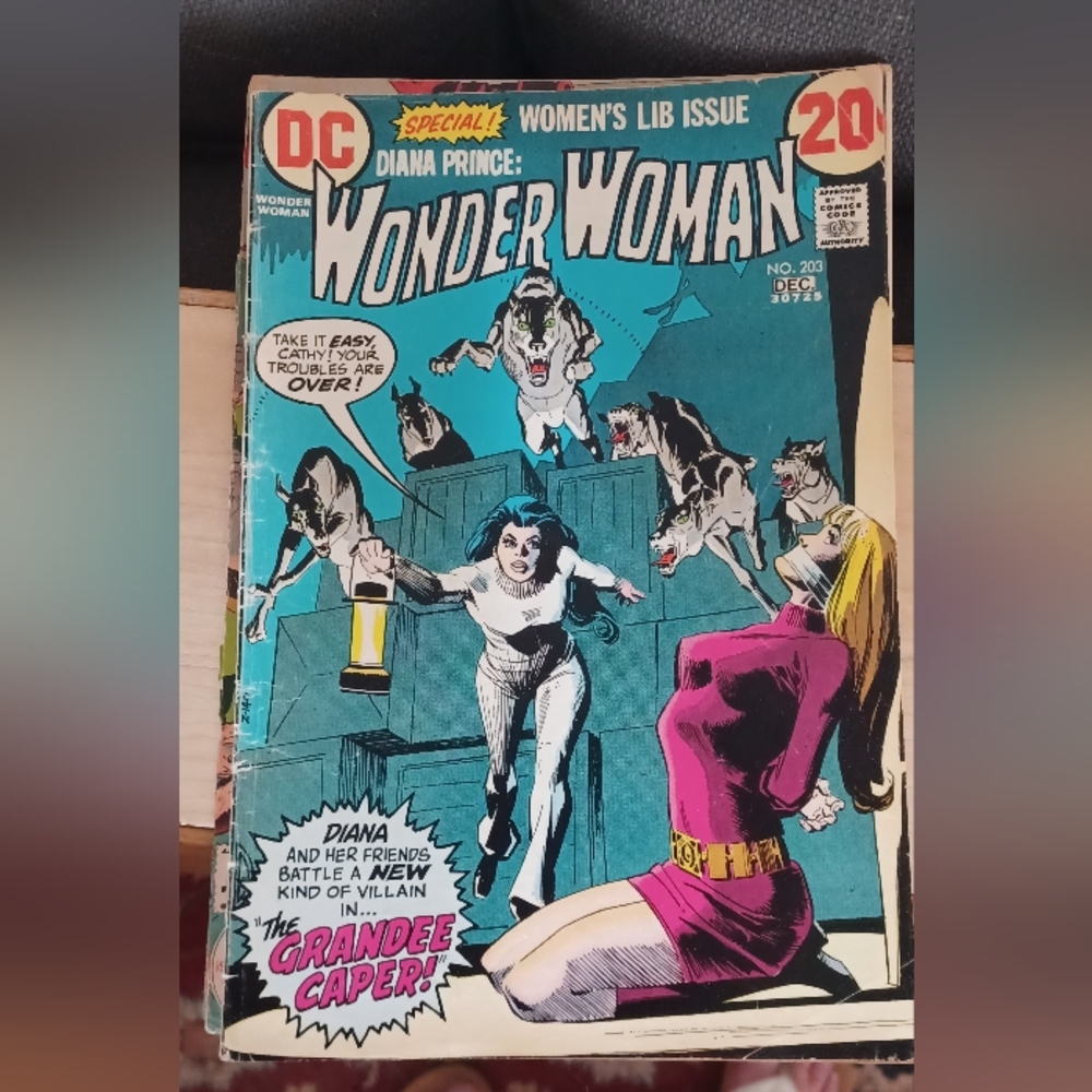 Collection Of 14 GIRL POWER Vintage Dc Comic Books